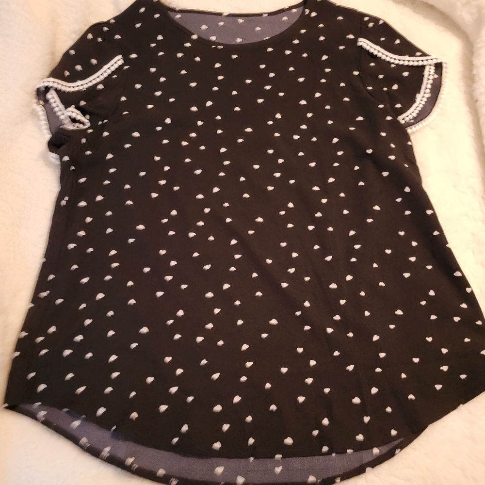 NWOT Heart Patterned Tops Set - Picture 7 of 13